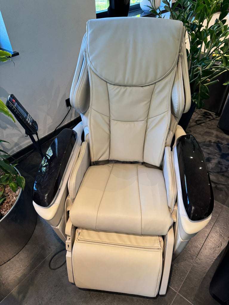 Panasonic EP-MA70CX802 Real Pro Sıcak Taş Katılımcısı bej renkte